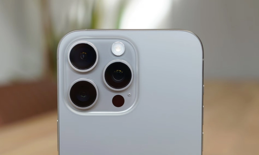 iPhone 15